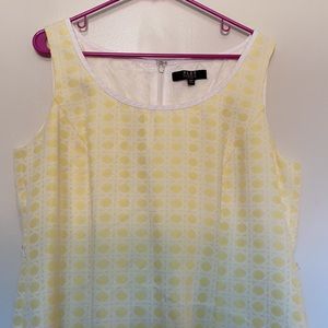 Yellow cute sleeveless dress with belt